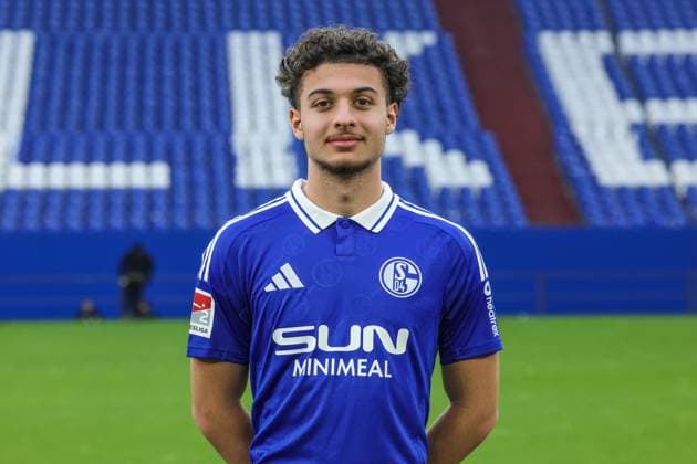 04 11 2024, Football, Season 2024 2025, 2 Bundesliga, portrait date FC Schalke 04, Aris Bayindir FC Schalke 04 Gelsenkirchen Veltins Arena NRW Germany xRHR FOTOx Copyright: RHR-FOTOx RHR-FOTO