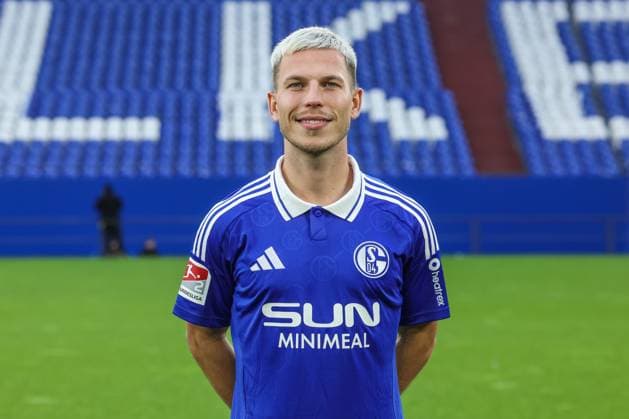 04 11 2024, Football, Season 2024 2025, 2 Bundesliga, Porträttermin FC Schalke 04, Lino Tempelmann FC Schalke 04 Gelsenkirchen Veltins Arena NRW Germany xRHR FOTOx Copyright: RHR-FOTOx RHR-FOTO
