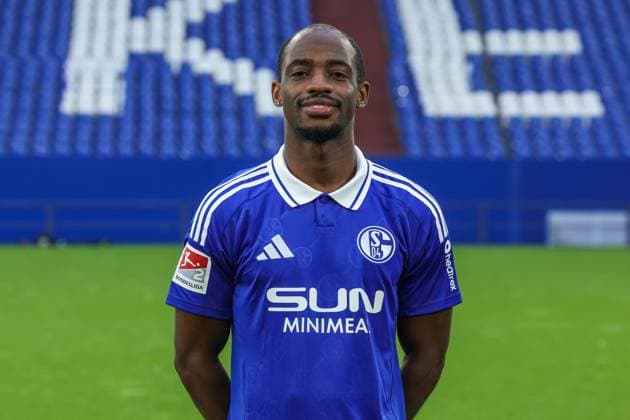 04 11 2024, Football, Season 2024 2025, 2 Bundesliga, Porträttermin FC Schalke 04, Christopher Antwi Adjei FC Schalke 04 Gelsenkirchen Veltins Arena NRW Germany xRHR FOTOx Copyright: RHR-FOTOx RHR-FOTO