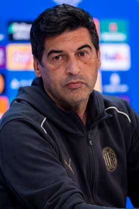 Champions League 2024 25 League Phase MD4: AC Milan Training Session and press conference, PK, Pressekonferenz Paulo Fonseca, head coach of AC Milan, seen speaking during the UEFA Champions League 2024 25 League Phase MD4 training and press conference at Estadio Santiago Bernabeu on November 4, 2024 in Madrid, Spain. Madrid Estadio Santiago Bernabeu Madrid Spain Copyright: xAlbertoxGardinx AGardin_20241104_Football_Champions_Milan_PC_009
