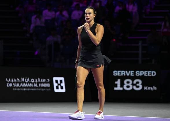 WTA, Tennis Damen Finals 2024 - Day 3 RIYADH, SAUDI ARABIA - NOVEMBER 04: Aryna Sabalenka of Belarus during her match against Jasmine Paolini of Italy on day 3 of the 2024 WTA Finals, part of the Hologic WTA Tour, held at King Saud University Indoor Arena on November 04, 2024, in Riyadh, Saudi Arabia. Riyadh Saudi Arabia  Copyright: xArturxWidakx originalFilename:widak-wtafinal241104_np8ca.jpg