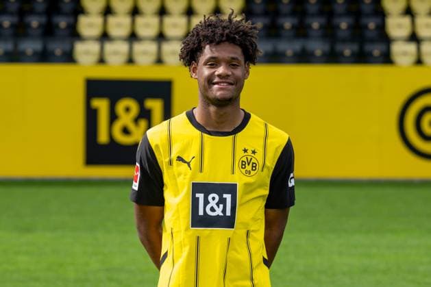 Borussia Dortmund; 1. BL, Porträttermin 2024 2025 Julien Duranville; Borussia Dortmund; 1. BL, Porträttermin 2024 2025 Foto: Borussia Dortmund Hendrik Deckers via Revierfoto Borussia Dortmund; 1. BL, Porträttermin 2024 2025