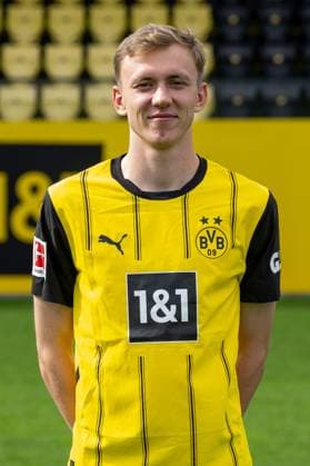 Borussia Dortmund; 1. BL, Porträttermin 2024 2025 Maximilian Beier; Borussia Dortmund; 1. BL, Porträttermin 2024 2025 Foto: Borussia Dortmund Hendrik Deckers via Revierfoto Borussia Dortmund; 1. BL, Porträttermin 2024 2025