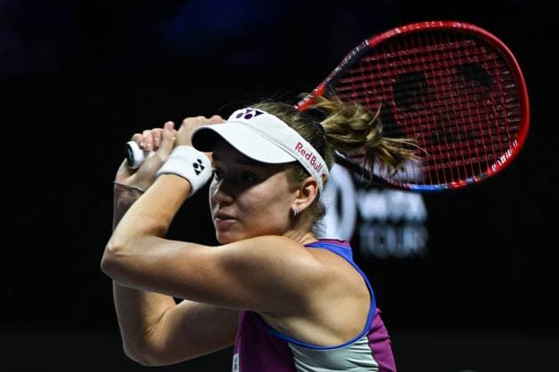 WTA, Tennis Damen Finals 2024 - Day 3 RIYADH, SAUDI ARABIA - NOVEMBER 04: Elena Rybakina of Kazakhstan during her match against Qinwen Zheng of China on day 3 of the 2024 WTA Finals, part of the Hologic WTA Tour, held at King Saud University Indoor Arena on November 04, 2024, in Riyadh, Saudi Arabia. Riyadh Saudi Arabia  Copyright: xArturxWidakx originalFilename:widak-wtafinal241104_np91w.jpg