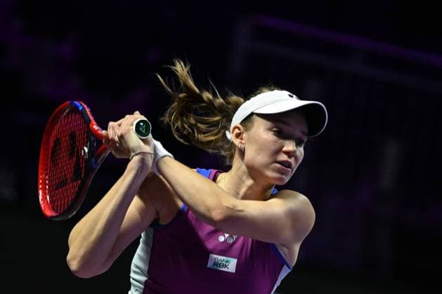 WTA, Tennis Damen Finals 2024 - Day 3 RIYADH, SAUDI ARABIA - NOVEMBER 04: Elena Rybakina of Kazakhstan during her match against Qinwen Zheng of China on day 3 of the 2024 WTA Finals, part of the Hologic WTA Tour, held at King Saud University Indoor Arena on November 04, 2024, in Riyadh, Saudi Arabia. Riyadh Saudi Arabia  Copyright: xArturxWidakx originalFilename:widak-wtafinal241104_npEdU.jpg