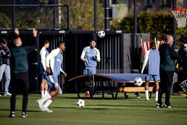 ROTTERDAM - Julian Carranza of Feyenoord during a training session at training complex 1908 prior to the Champions League match against FC Red Bull Salzburg. ANP ROBIN VAN LONKHUIJSEN xVIxANPxSportx xxANPxIVx 512739633 originalFilename: 512739633.jpg