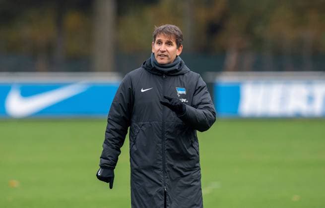 Fussball, Herren, Saison 2024 25, 2. Bundesliga, Hertha BSC, Training, Co-Trainer Jaime Monroy (Hertha BSC), 05.11. 2024, *** Soccer, Men, Season 2024 25, 2 Bundesliga, Hertha BSC, Training, Co Coach Jaime Monroy Hertha BSC , 05 11 2024, Copyright: xSebastianxRäppold MatthiasxKochx