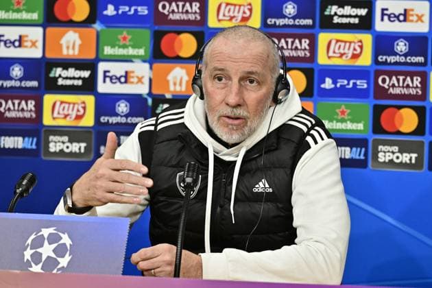 Ligue des Champions PHOTOPQR OUEST FRANCE Vincent Michel ; Prague ; 05 11 2024 ; Football - Ligue des Champions - Sparta Prague Brest - Conférence de presse Éric Roy , entraineur avant le dernier entrainement à la veille du match contre le Sparta Prague Photo Vincent Michel Ouest-France press conference, PK, Pressekonferenz on the eve of the UEFA Champions League football match Sparta Praha vs Stade Brestois 29 (Brest) in Prague on November 5, 2024. Prague France  Copyright: xPHOTOPQR OUESTxFRANCE MAXPPPxVincentxMichelx 20241105OFR9934 20241105OFR9934