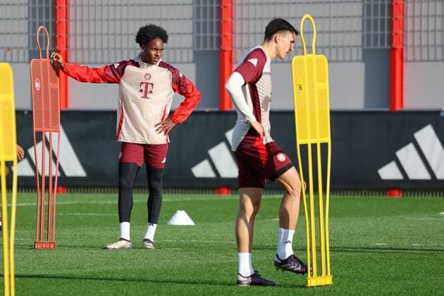 Mathys Tel FC Bayern Muenchen, 39 at training on the pitch, with Joao Palhinha FC Bayern Muenchen, 16 , Ger, Final training, FC Bayern Muenchen, Football, UEFA Champions League, Matchday 4, 2024 2025 season, 05 11 2024, Ger, Final training, FC Bayern Muenchen, Football, UEFA Champions League, Matchday 4, 2024 2025 season, 05 11 2024 Muenchen Copyright: xEibner-Pressefoto JennixMaulx EP_JML