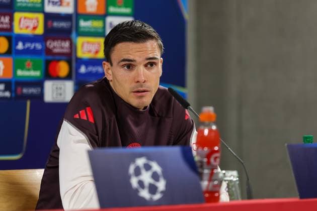 Joao Palhinha FC Bayern Muenchen, 16 at the press conference, Ger, International press conference, FC Bayern Muenchen, Football, UEFA Champions League, Matchday 4, 2024 2025 season, 05 11 2024, Ger, International press conference, FC Bayern Muenchen, Football, UEFA Champions League, Matchday 4, 2024 2025 season, 05 11 2024 Muenchen Copyright: xEibner-Pressefoto JennixMaulx EP_JML