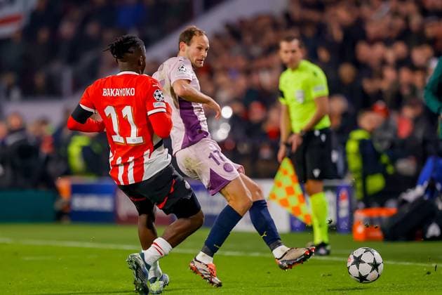 EINDHOVEN, 05-11-2024, Philips stadium. Dutch football. Champions League, season 2024 2025. Player PSV Johan Bakayoko vs player Girona Daley Blind PSV - Girona  x26675901x Copyright: