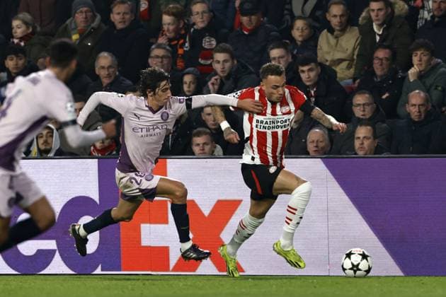 EINDHOVEN - (l-r) Bryan Gil of Girona FC, Noa Lang of PSV Eindhoven during the UEFA Champions league match between PSV Eindhoven and Girona FC at Phillips Stadium on Nov. 5, 2024 in Eindhoven, Netherlands. ANP MAURICE VAN STEEN UEFA Champions League 2024 25 League Phase MD4 2024 25 xVIxANPxSportx xxANPxIVx 512760303 originalFilename: 512760303.jpg