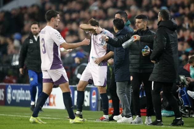 EINDHOVEN - (l-r) Miguel Gutierrez of Girona FC, Daley Blind of Girona FC during the UEFA Champions league match between PSV Eindhoven and Girona FC at Phillips Stadium on Nov. 5, 2024 in Eindhoven, Netherlands. ANP Hollandse Hoogte BART STOUTJESDIJK UEFA Champions League 2024 25 League Phase MD4 2024 25 xVIxANPxSportx xBartxStoutjesdijkxIVx 512761077 originalFilename: 512761077.jpg