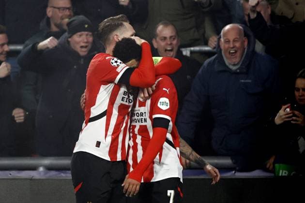 EINDHOVEN - (l-r) Luuk de Jong of PSV Eindhoven, Malik Tillman of PSV Eindhoven celebrate the 2-0 during the UEFA Champions league match between PSV Eindhoven and Girona FC at Phillips stadium on Nov. 5, 2024 in Eindhoven, Netherlands. ANP MAURICE VAN STEEN UEFA Champions League 2024 25 League Phase MD4 2024 25 xVIxANPxSportx xxANPxIVx 512761000 originalFilename: 512761000.jpg