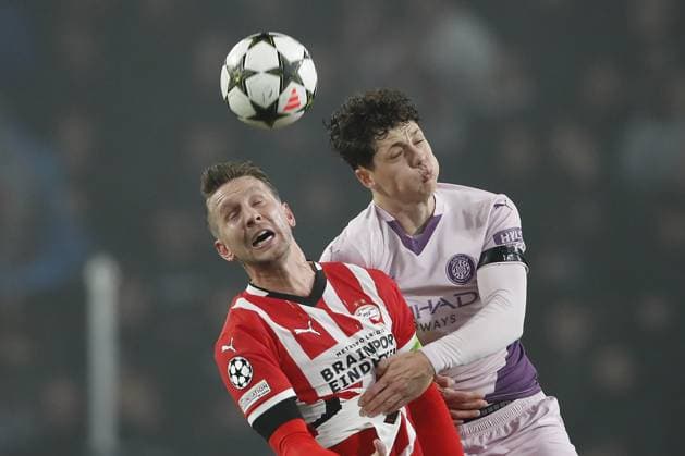 EINDHOVEN - (l-r) Luuk de Jong of PSV Eindhoven, Ladislav Krejci of Girona FC during the UEFA Champions league match between PSV Eindhoven and Girona FC at Phillips stadium on Nov. 5, 2024 in Eindhoven, Netherlands. ANP Hollandse Hoogte BART STOUTJESDIJK UEFA Champions League 2024 25 League Phase MD4 2024 25 xVIxANPxSportx xBartxStoutjesdijkxIVx 512761477 originalFilename: 512761477.jpg