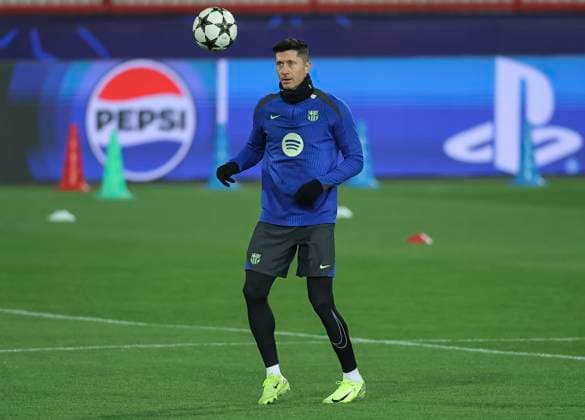 Crvena Zvezda vs Barcelona, UEFA Champions League Robert Lewandowski of FC Barcelona, Barca during the training session of FC Barcelona ahead the match against FK Crvena Zvezda in UEFA Champions League, 5. November 2024. (credit image & photo: Pedja Milosavljevic STARSPORT) Belgrade Serbia Copyright: xPedjaxMilosavljevic STARSPORTx x