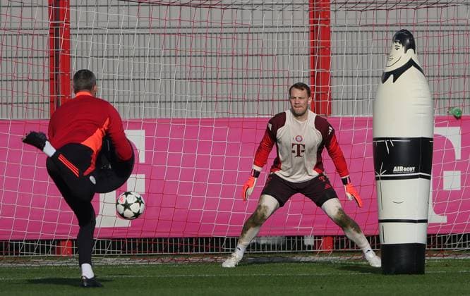 05 11 2024, FC Bayern Muenchen final training, Saebenerstrasse, Football, Sport, in the picture Manuel Neuer FC Bayern Muenchen