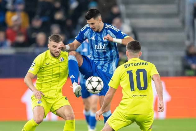 Marko Tolic in the battle for the ball during UEFA Champions league match, SK Slovan Bratislava - GNK Dinamo Zagreb , 05. november 2024, Tehelne pole Stadium, Bratislava, Slovakia Copyright: xMICHALxFAJT,ZOSPORTU.SKx DSC_4460