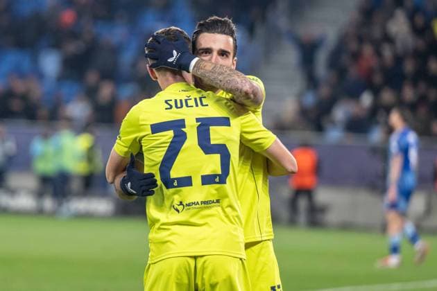 Sandro Kulenovic a goal celebrate with his teammates during UEFA Champions league match, SK Slovan Bratislava - GNK Dinamo Zagreb , 05. november 2024, Tehelne pole Stadium, Bratislava, Slovakia Copyright: xMICHALxFAJT,ZOSPORTU.SKx FAJ_4357
