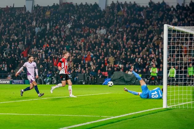 EINDHOVEN, 05-11-2024, Philips stadium. Dutch football. Champions League, season 2024 2025. Player PSV Luuk de Jong hits post PSV - Girona  x26676216x Copyright: