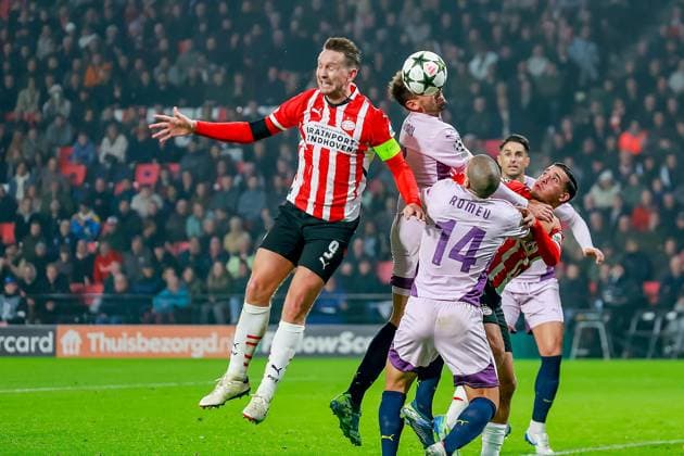 EINDHOVEN, 05-11-2024, Philips stadium. Dutch football. Champions League, season 2024 2025. Player PSV Luuk de Jong vs player Girona Oriol Romeu PSV - Girona  x26676268x Copyright: