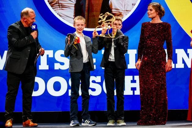Mats and Milan and Belgian Lotte Kopecky pictured during the Flandrien award ceremony for the best Belgian cyclist of the 2024 cycling season, organized by newspaper Het Nieuwsblad , Tuesday 05 November 2024 in Middelkerke. DAVIDxPINTENS  x104663213x