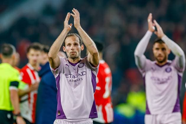 EINDHOVEN, 05-11-2024, Philips stadium. Dutch football. Champions League, season 2024 2025. player Girona Daley Blind thanks Girona supporters finals score 4-0 PSV - Girona  x26676275x Copyright:
