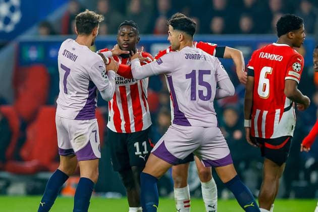 EINDHOVEN, 05-11-2024, Philips stadium. Dutch football. Champions League, season 2024 2025. Player PSV Johan Bakayoko and player Girona Cristhian Stuani fight finals score 4-0 PSV - Girona  x26676281x Copyright: