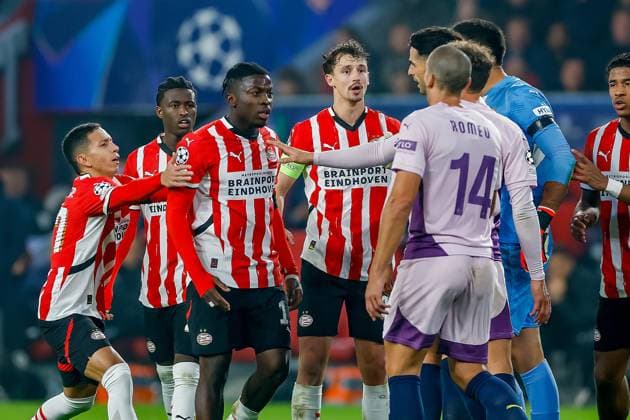 EINDHOVEN, 05-11-2024, Philips stadium. Dutch football. Champions League, season 2024 2025. Player PSV Johan Bakayoko and player Girona Cristhian Stuani fight finals score 4-0 PSV - Girona  x26676282x Copyright:
