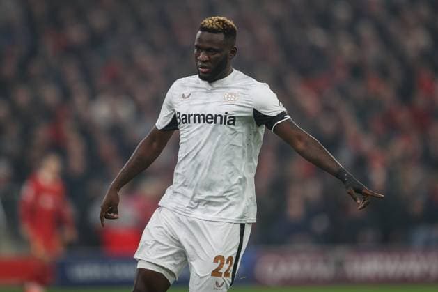 UEFA Champions League, League Stage Liverpool v Bayer 04 Leverkusen Victor Boniface of Bayer Leverkusen gives his team instructions during the UEFA Champions League, League Stage match Liverpool vs Bayer 04 Leverkusen at Anfield, Liverpool, United Kingdom, 5th November 2024 (Photo by Gareth Evans News Images) Liverpool Anfield Merseyside United Kingdom Copyright: xGarethxEvans NewsxImagesx