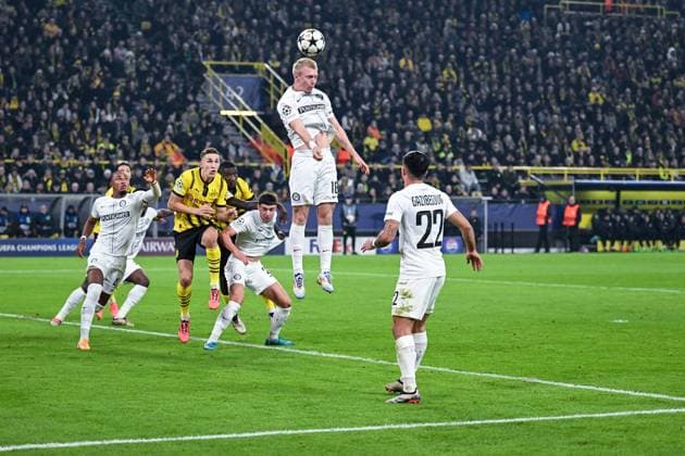 05 11 2024, Football, Champions League, Matchday 4, Season 2024 2025, Borussia Dortmund Sturm Graz, Mika Biereth Sturm Graz clears the corner kick xRHR PHOTO TKx Copyright: RHR-FOTOx RHR-FOTO TK