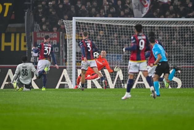 Bologna s Lukasz Skorupski saves the ball during Bologna FC vs AS Monaco, UEFA Champions League football match in Bologna, Italy, November 05 2024  Copyright: xAlessioxMarini IPAxSportx xipa-ax xx IPA_51297599 IPA_Agency_IPA51297599