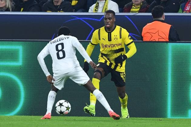 Soccer Champions League matchday 4 Borussia Dortmund Sturm Graz on 05 11 2024 at Signal Iduna Park in Dortmund Malick Yalcouye Graz , front Jamie Jermaine Gittens Dortmund , back xRx