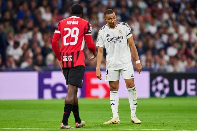 Kylian Mbappe of Real Madrid CF and Youssouf Fofana of AC Milan Real Madrid v AC Milan, UEFA Champios League match, date 4. Football, Santiago Bernabeu Stadium, Madrid, Spain - 5 Nov 2024 Editorial use only  Copyright: xPressinphoto Shutterstockx 14869602ar