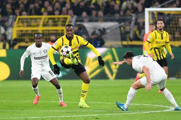 Jamie Gittens Borussia Dortmund in action, on the ball, single action during the UEFA Champions League 2024 25 League Phase MD4 match between Borussia Dortmund and SK Sturm Graz, SIGNAL IDUNA PARK on November 05, 2024 in Dortmund, Germany Photo by Ralf Treese DeFodi Images Jamie Gittens Borussia Dortmund in action, on the ball, single action during the UEFA Champions League 2024 25 League Phase MD4 match between Borussia Dortmund and SK Sturm Graz at Signal Iduna Park on November 5, 2024 in Dortmund, Germany not used in POL SRB CRO FRA GBR NED ITA USA Defodi 521 BVBGRA20241105 018 Defodi-521 not used in POL SRB CRO FRA GBR NED ITA USA