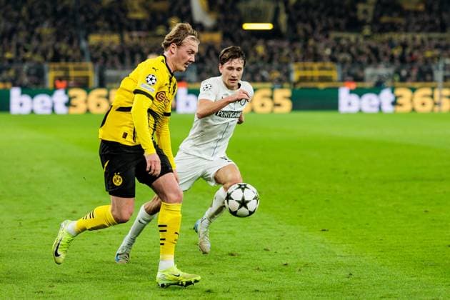 UEFA Champions League Borussia Dortmund SK Sturm Graz 05 11 2024 duel Julian Brandt Borussia Dortmund, 10 , William Boving SK Sturm Graz, 15 UEFA Champions League Borussia Dortmund SK Sturm Graz, Dortmund, SIGNAL IDUNA PARK Copyright: xBEAUTIFULxSPORTS Wunderlx