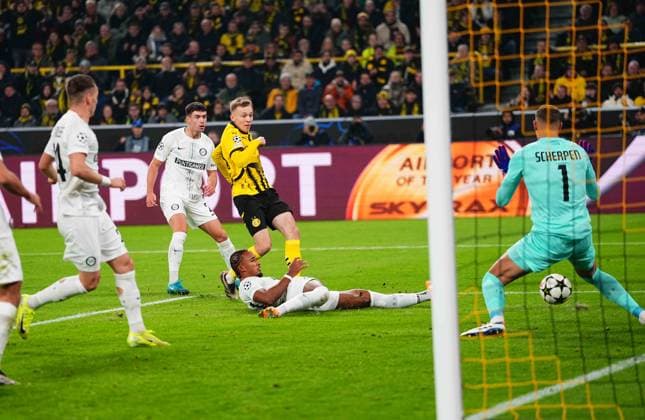 November 05 2024: Maximilian Beier of Borussia Dortmund shoots on goal during a Champions League Round 4 game, BvB Dortmund v SK Sturm Graz at Signal Luna Park, Dortmund, Germany. CSM Dortmund Germany - ZUMAc04_ 20241105_zma_c04_024 Copyright: xUlrikxPedersenx