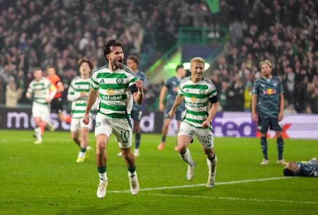Nicolas Kuhn of Celtic scores to give Celtic a 2-1 lead just before half-time. Celtic v RB Leipzig, UEFA Champions League, Group Stage, Football, Celtic Park, Glasgow, Scotland, UK - 05 Nov 2024 EDITORIAL USE ONLY No use with unauthorised audio, video, data, fixture lists, club league logos or live services. Online in-match use limited to 120 images, no video emulation. No use in betting, games or single club league player publications. Copyright: xStuartxWallace Shutterstockx 14863772ai