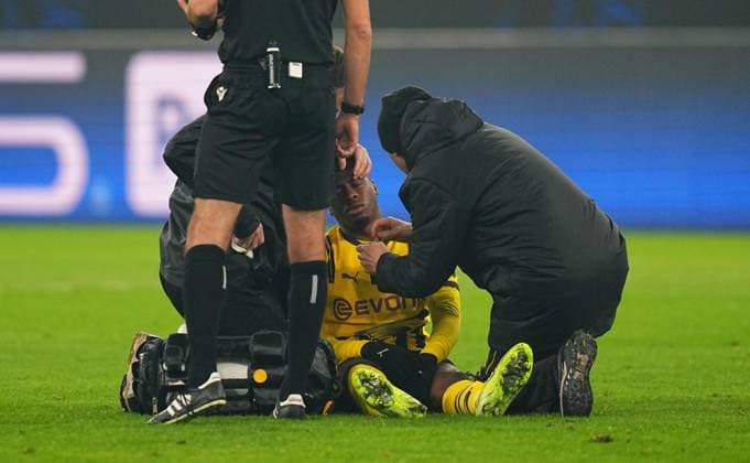 Sport Bilder des Tages November 05 2024: Jamie Gittens of Borussia Dortmund on the ground during a Champions League Round 4 game, BvB Dortmund v SK Sturm Graz at Signal Luna Park, Dortmund, Germany. CSM Dortmund Germany - ZUMAc04_ 20241105_zma_c04_030 Copyright: xUlrikxPedersenx