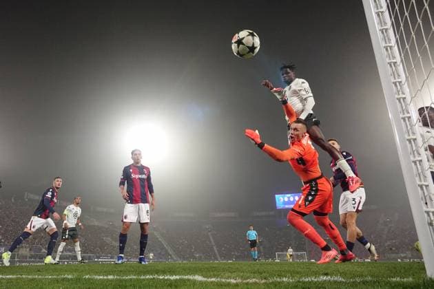 Sport Bilder des Tages Monaco s Wilfried Singo scores a goal but referee Aliyar Aghayev cancels the goal during the Uefa Champions League 2024 2025 soccer match between Bologna and Monaco at Renato Dall Ara Stadium - Soccer - Bologna, Italy - Tuesday November 5, 2024  Copyright: xMassimoxPaolone LaPressex