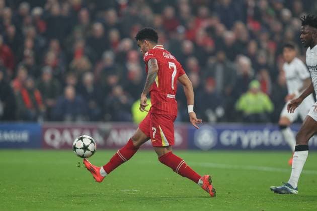 UEFA Champions League, League Stage Liverpool v Bayer 04 Leverkusen Luis Diaz of Liverpool scores to make it 1-0 during the UEFA Champions League, League Stage match Liverpool vs Bayer 04 Leverkusen at Anfield, Liverpool, United Kingdom, 5th November 2024 (Photo by Gareth Evans News Images) Liverpool Anfield Merseyside United Kingdom Copyright: xGarethxEvans NewsxImagesx