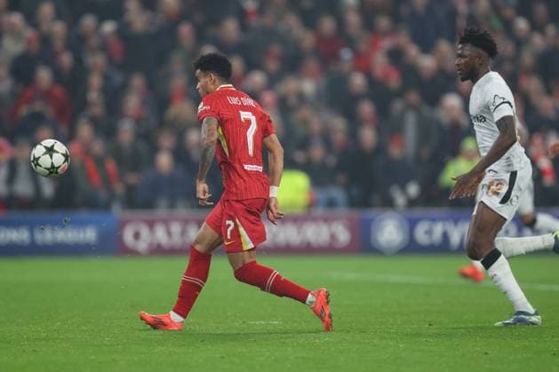 UEFA Champions League, League Stage Liverpool v Bayer 04 Leverkusen Luis Diaz of Liverpool scores to make it 1-0 during the UEFA Champions League, League Stage match Liverpool vs Bayer 04 Leverkusen at Anfield, Liverpool, United Kingdom, 5th November 2024 (Photo by Gareth Evans News Images) Liverpool Anfield Merseyside United Kingdom Copyright: xGarethxEvans NewsxImagesx