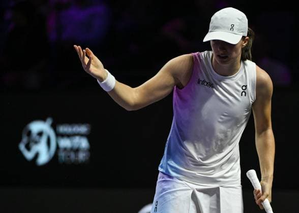 WTA, Tennis Damen Finals 2024 - Day 4 RIYADH, SAUDI ARABIA - NOVEMBER 05: Iga Swiatek of Poland during her match against Coco Gauff of USA, on day 4 of the 2024 WTA Finals, part of the Hologic WTA Tour, held at King Saud University Indoor Arena on November 05, 2024, in Riyadh, Saudi Arabia. Riyadh Saudi Arabia  Copyright: xArturxWidakx originalFilename:widak-wtafinal241105_npYAZ.jpg