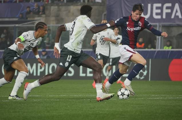 Bologna s Remo Freuler during the Uefa Champions League soccer match between Bologna f.c. and AS Monaco at the Dall Ara Stadium, Bologna, northern Italy, Tuesday, November 05, 2024. - Soccer - (Photo Michele Nucci - LaPresse)  Copyright: xMichelexNucci LaPressex