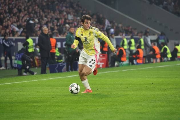 Andrea CAMBIASO (Juventus) lors du match LOSC Lille vs Juventus FC, Ligue des Champions, Decathlon Arena stade Pierre Mauroy Villeneuve d Ascq, le 5 novembre 2024 - photo Laurent Sanson Panoramic FOOTBALL : LOSC Lille vs Juventus FC - Ligue des Champions - 05 11 2024 LaurentSanson Panoramic 