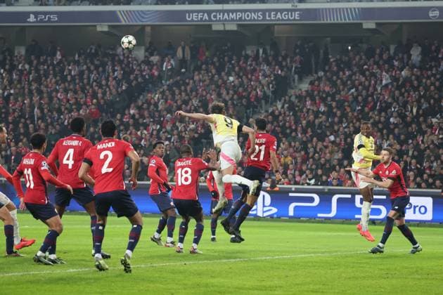 Action de la Juventus lors du match LOSC Lille vs Juventus FC, Ligue des Champions, Decathlon Arena stade Pierre Mauroy Villeneuve d Ascq, le 5 novembre 2024 - photo Laurent Sanson Panoramic FOOTBALL : LOSC Lille vs Juventus FC - Ligue des Champions - 05 11 2024 LaurentSanson Panoramic 