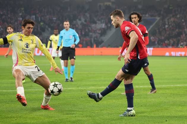 Andrea CAMBIASO (Juventus) lors du match LOSC Lille vs Juventus FC, Ligue des Champions, Decathlon Arena stade Pierre Mauroy Villeneuve d Ascq, le 5 novembre 2024 - photo Laurent Sanson Panoramic FOOTBALL : LOSC Lille vs Juventus FC - Ligue des Champions - 05 11 2024 LaurentSanson Panoramic 