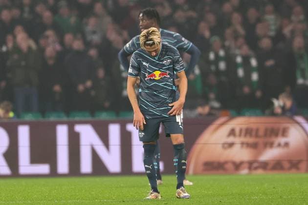 Celtic Glasgow RB Leipzig Champions League Glasgow, 05 11 2024, Celtic Park, Football, UEFA Champions League, Matchday 4 , Celtic Glasgow vs RB Leipzig , In the picture Kevin Kampl 44, RB Leipzig disappointed , Only editorial use Photo for editorial use only , UEFA regulations prohibit any use of photographs as image sequences and or quasi video ,