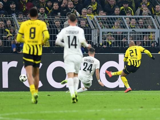 Donyell Malen Borussia Dortmund goal for 1 0 during the UEFA Champions League 2024 25 League Phase MD4 match between Borussia Dortmund and SK Sturm Graz, SIGNAL IDUNA PARK on November 05, 2024 in Dortmund, Germany, Germany Photo by Ralf Treese DeFodi Images Donyell Malen Borussia Dortmund Tor zum 1 0 during the UEFA Champions League 2024 25 League Phase MD4 match between Borussia Dortmund and SK Sturm Graz at Signal Iduna Park on November 5, 2024 in Dortmund, Germany not used in POL SRB CRO FRA GBR NED ITA USA Defodi 521 BVBGRA20241105 033 Defodi-521 not used in POL SRB CRO FRA GBR NED ITA USA