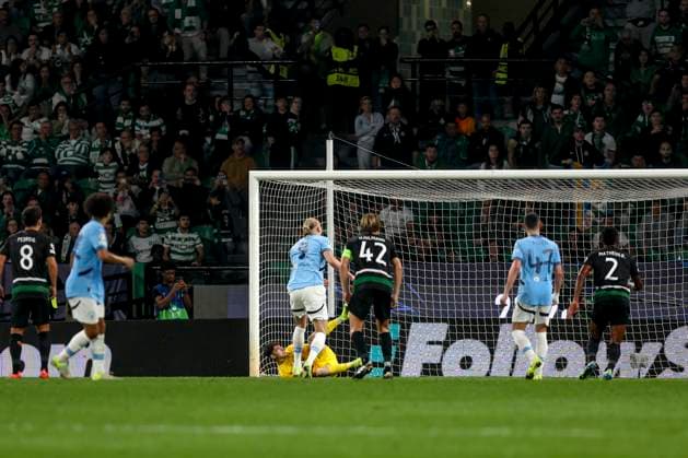 Erling Haaland forward of Manchester City fail penalty during the UEFA Champions League 2024 25 League Phase MD4 match between Sporting Clube de Portugal and Manchester City at Estadio Jose Alvalade on November 05, 2024 in Lisbon, Portugal. UEFA Champions League - Sporting CP vs Manchester City (Valter Gouveia SPP) Copyright: xValterxGouveia SPPx spp-en-VaGo-VG_L1491